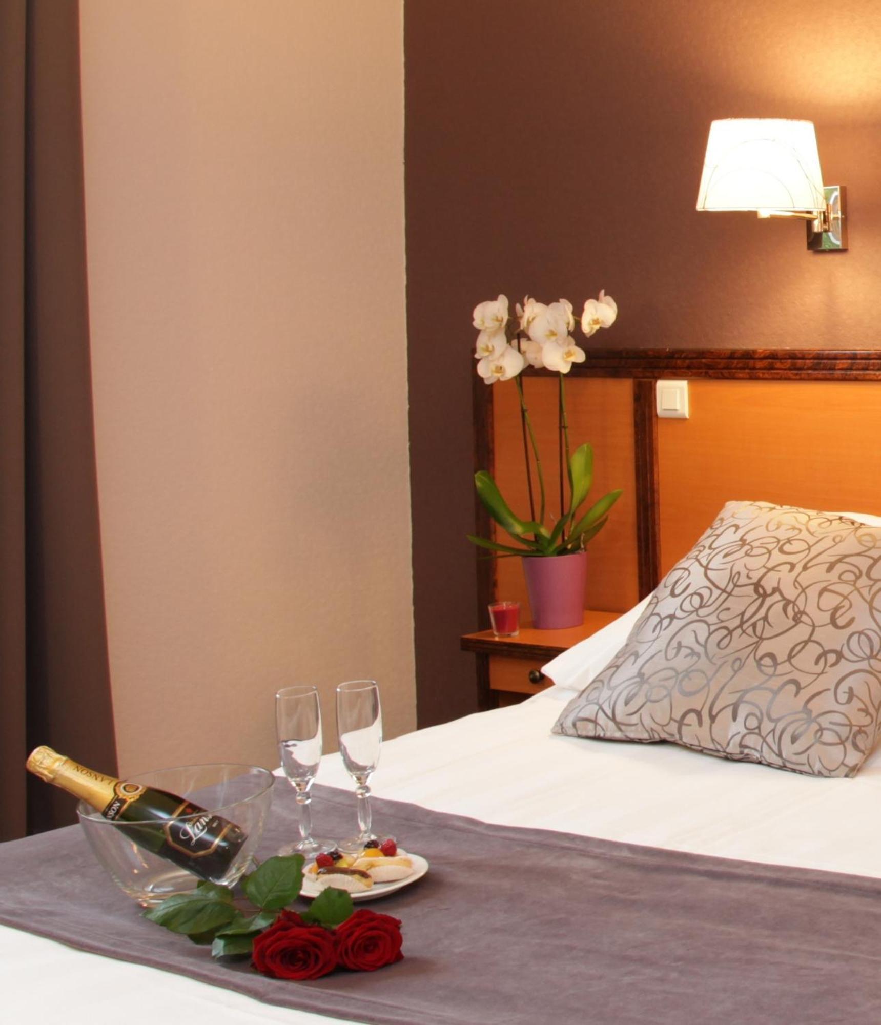 The Originals City, Hotel Paray-Le-Monial Bagian luar foto